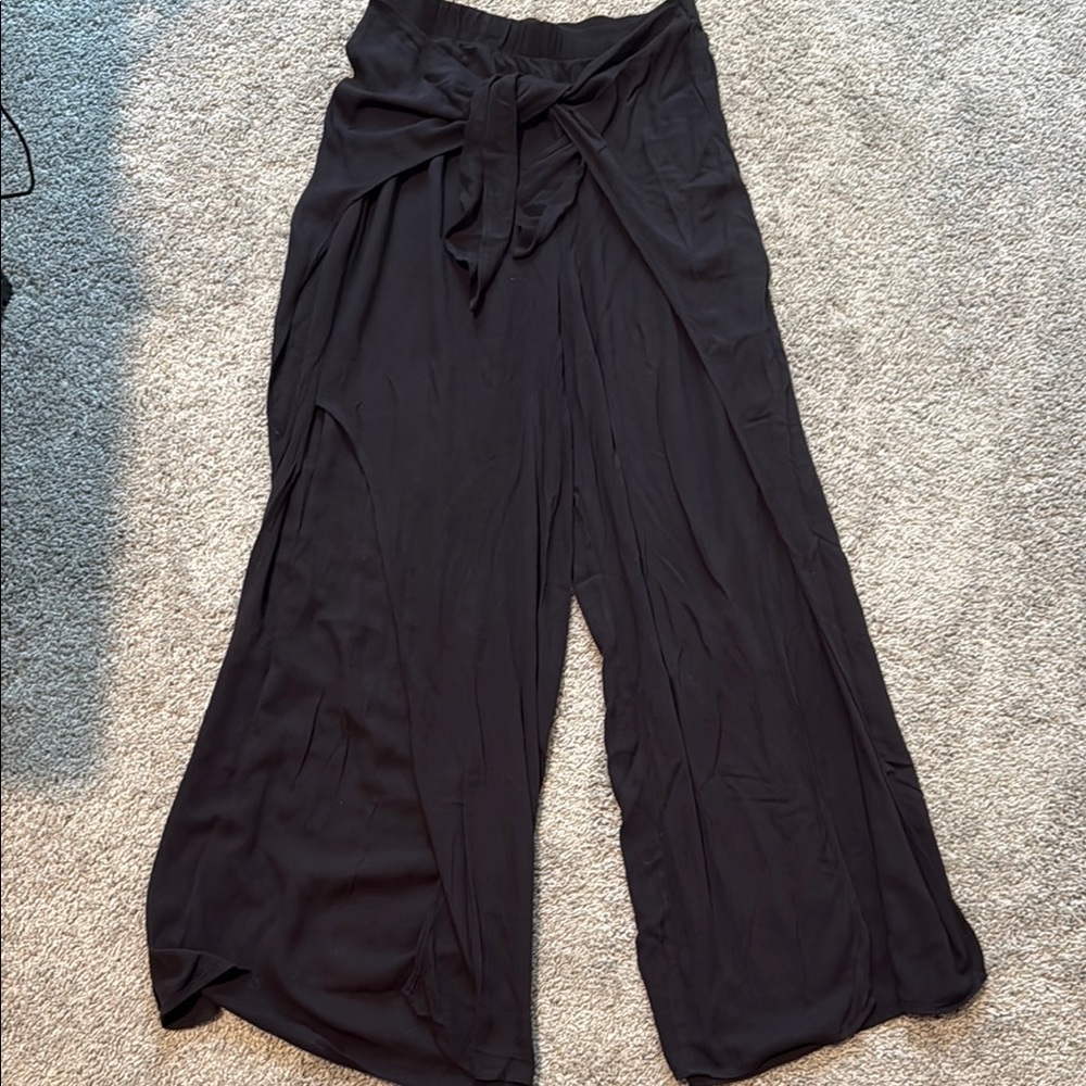 Rona Sol Elegant Black Wide-Leg Pants
